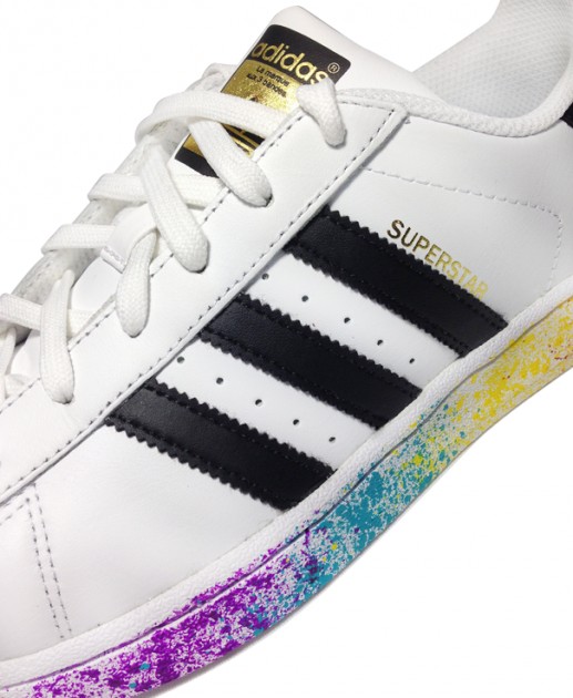 chaussure adidas tache de peinture